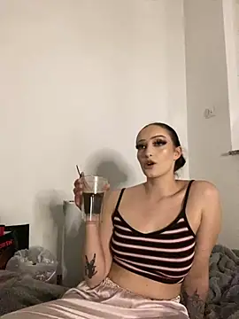 Snapshot of Tijara-im-Pyjama chatting on November 2025 04:28:02 AM Tijara-im-Pyjama online show from November 2025 04:28:02 AM