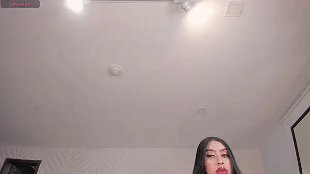 Snapshot of LeahLombardi_ chatting on April 2026 03:40:02 AM LeahLombardi online show from April 2026 03:40:02 AM