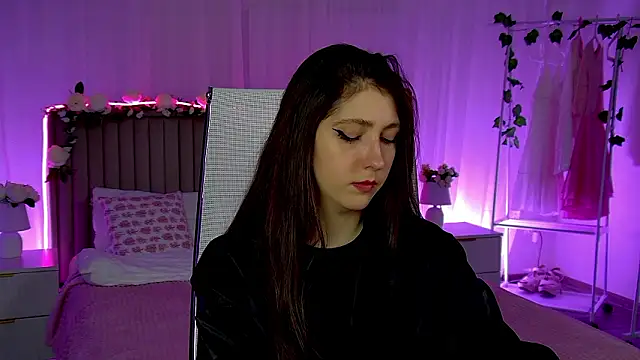 Mary Miiller online show from March 2026 08:22:02 AM