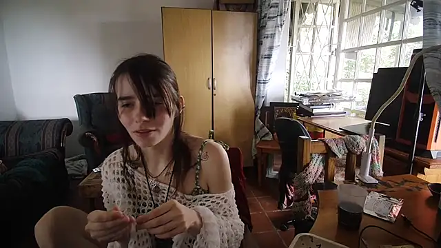 Snapshot of the_holy_t chatting on December 2025 10:22:02 AM the holy t online show from December 2025 10:22:02 AM