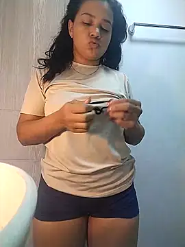 Snapshot of Eimy-04 chatting on March 2026 03:29:01 PM Eimy-04 online show from March 2026 03:29:01 PM