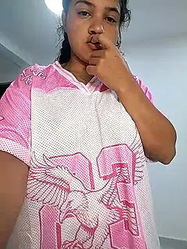 Snapshot of Eimy-04 chatting on April 2026 01:49:01 PM Eimy-04 online show from April 2026 01:49:01 PM