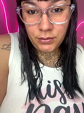 Snapshot of valen1891 chatting on October 2025 12:50:01 PM valen1891 online show from October 2025 12:50:01 PM