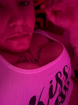 Snapshot of valen1891 chatting on October 2025 03:10:01 AM valen1891 online show from October 2025 03:10:01 AM