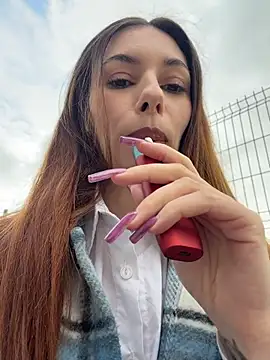 Amelie Crosby online show from July 2026 01:51:02 PM