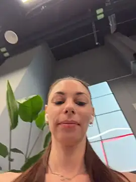 Amelie Crosby online show from July 2026 02:04:01 PM