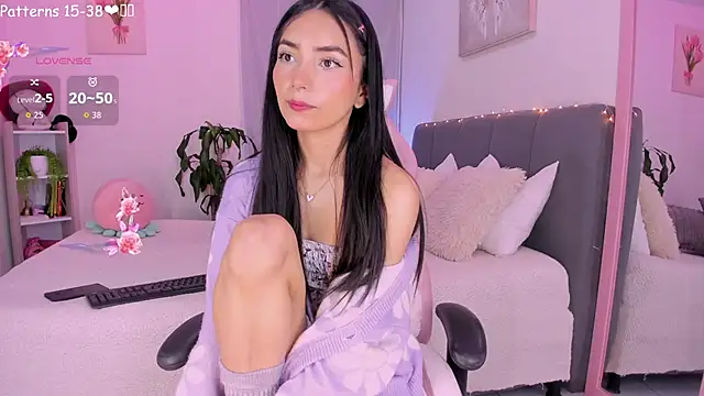 Snapshot of Littlee_lollii chatting on February 2026 04:32:01 AM Littlee lollii online show from February 2026 04:32:01 AM