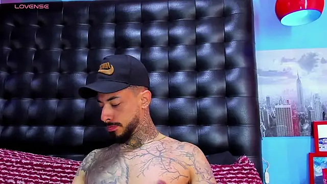 VinzenzRizzo online show from July 2026 10:21:02 AM