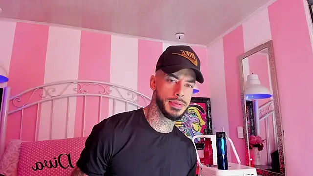 VinzenzRizzo online show from July 2026 04:19:02 AM