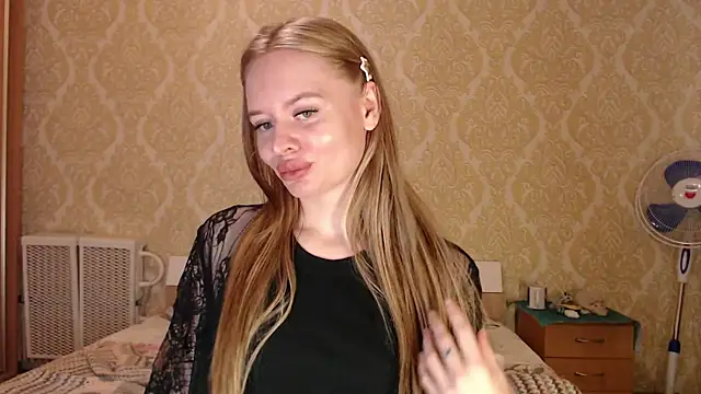 Kitkaat00 online show from April 2026 07:01:01 PM