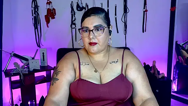 AndreaKinky online show from July 2026 06:57:01 PM