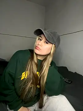 Snapshot of tetutamy chatting on October 2025 10:05:01 PM tetutamy online show from October 2025 10:05:01 PM