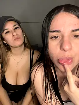 Snapshot of tetutamy chatting on October 2025 11:36:01 PM tetutamy online show from October 2025 11:36:01 PM