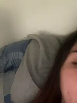 Snapshot of tetutamy chatting on October 2025 04:30:01 PM tetutamy online show from October 2025 04:30:01 PM