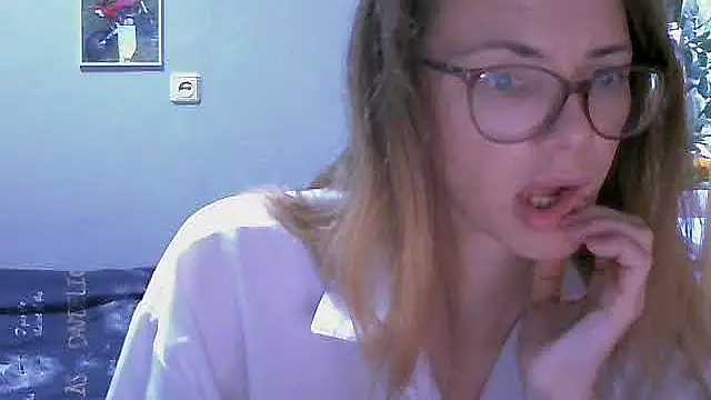 Snapshot of SEA_Dream chatting on November 2025 04:57:02 AM SEA Dream online show from November 2025 04:57:02 AM