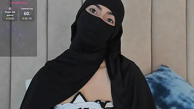 Snapshot of _Zahiira_ chatting on April 2026 12:44:02 PM Zahiira online show from April 2026 12:44:02 PM