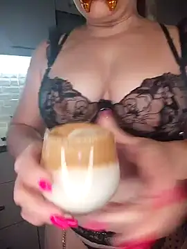 BigAssMom  online show from June 2026 05:03:02 PM