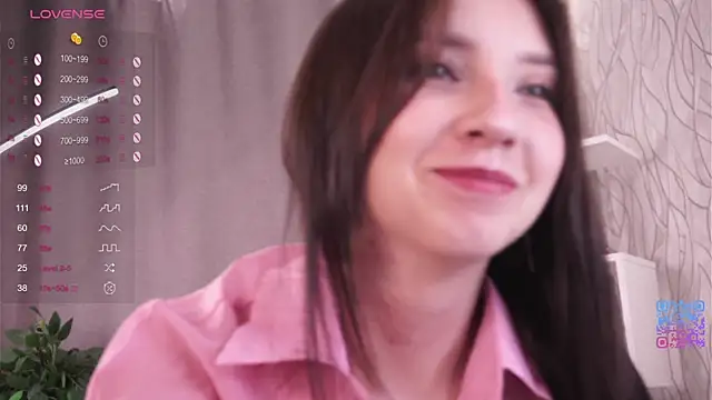 Snapshot of DaisyBlaze chatting on October 2025 04:48:02 PM DaisyBlaze online show from October 2025 04:48:02 PM