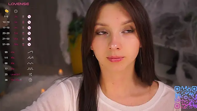 Snapshot of DaisyBlaze chatting on November 2025 04:28:02 PM DaisyBlaze online show from November 2025 04:28:02 PM