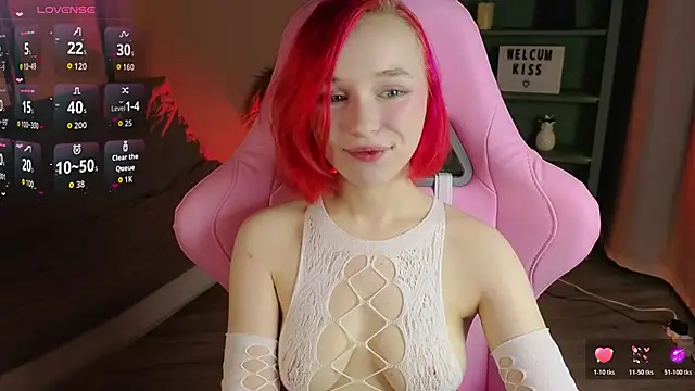 NaomiYoru online show from November 2025 08:33:02 PM