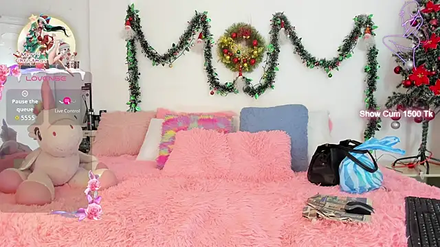 Ariana-Fernandez online show from December 2025 12:45:01 PM