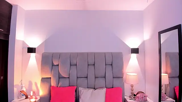 Mia volkova online show from September 2025 12:37:01 PM