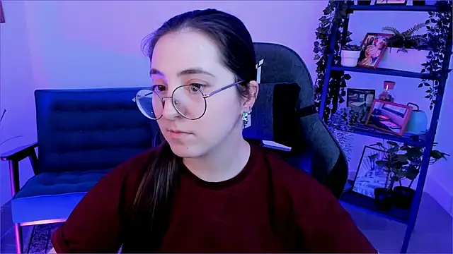 Snapshot of VirtuallVoyant chatting on October 2025 03:31:02 PM VirtuallVoyant online show from October 2025 03:31:02 PM