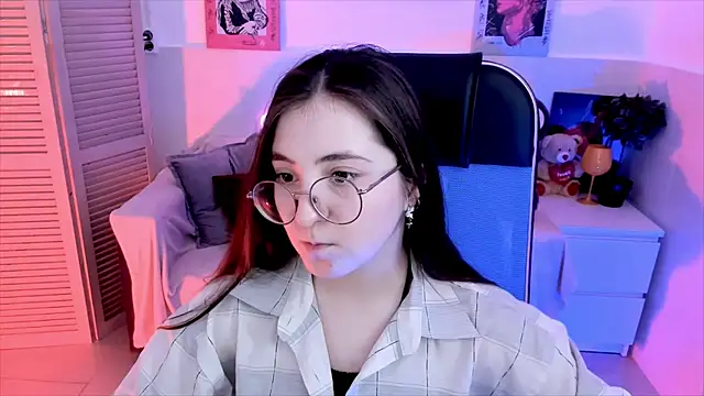 Snapshot of VirtuallVoyant chatting on October 2025 07:39:01 AM VirtuallVoyant online show from October 2025 07:39:01 AM