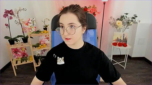 Snapshot of VirtuallVoyant chatting on January 2026 07:01:02 AM VirtuallVoyant online show from January 2026 07:01:02 AM