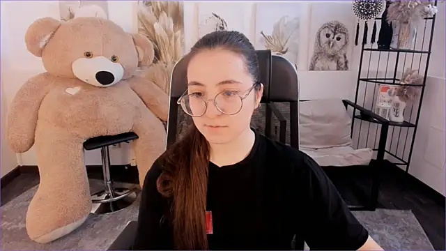 Snapshot of VirtuallVoyant chatting on January 2026 06:50:02 AM VirtuallVoyant online show from January 2026 06:50:02 AM