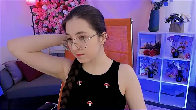 Snapshot of VirtuallVoyant chatting on February 2026 06:39:02 AM VirtuallVoyant online show from February 2026 06:39:02 AM