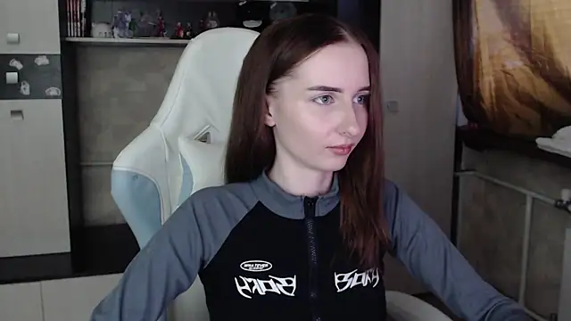 Snapshot of Cutti_Crystal chatting on November 2025 03:05:01 AM Cutti Crystal online show from November 2025 03:05:01 AM