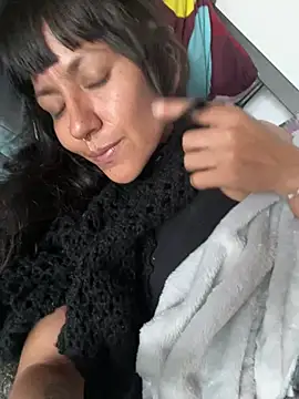 Snapshot of Huitaca_ chatting on February 2026 07:22:01 PM Huitaca online show from February 2026 07:22:01 PM