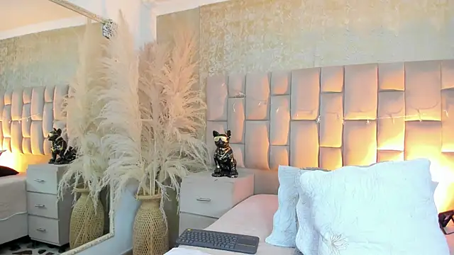 cloesummerr  online show from December 2025 12:35:02 PM