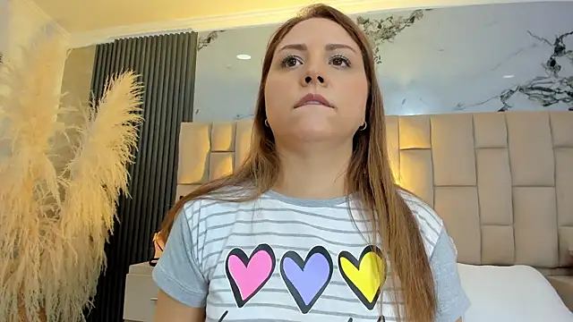 cloesummerr  online show from May 2026 12:46:02 PM
