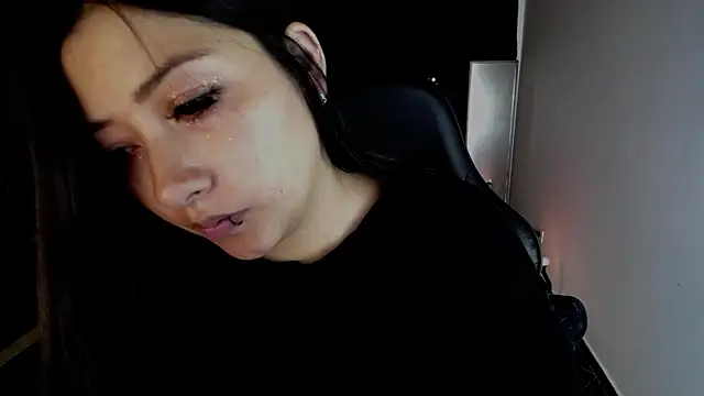 Mia 1120 online show from September 2025 07:58:02 PM