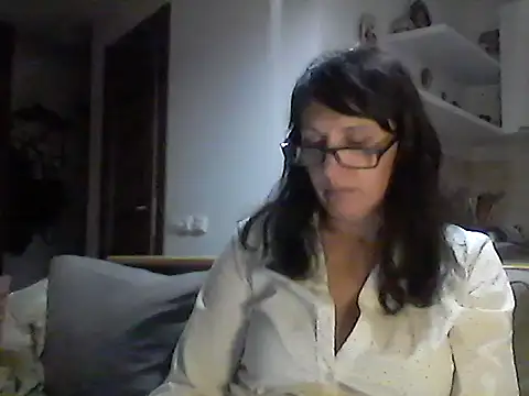 Snapshot of Elena48324 chatting on November 2025 06:30:01 PM Elena48324 online show from November 2025 06:30:01 PM