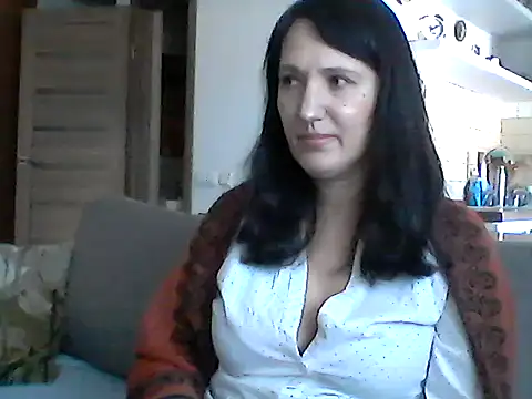 Snapshot of Elena48324 chatting on January 2026 12:10:02 PM Elena48324 online show from January 2026 12:10:02 PM
