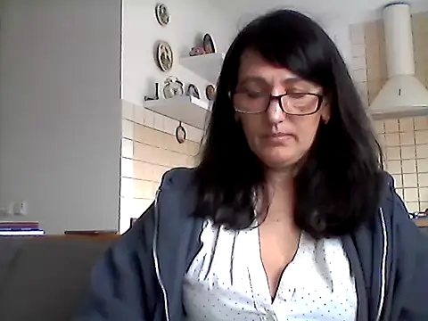 Snapshot of Elena48324 chatting on April 2026 10:32:02 AM Elena48324 online show from April 2026 10:32:02 AM