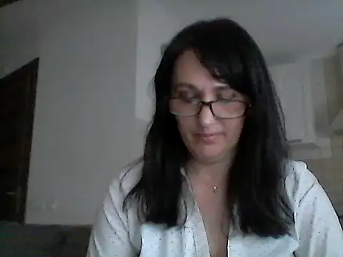 Snapshot of Elena48324 chatting on May 2026 05:18:01 PM Elena48324 online show from May 2026 05:18:01 PM