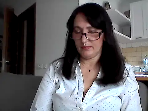 Snapshot of Elena48324 chatting on May 2026 09:47:02 AM Elena48324 online show from May 2026 09:47:02 AM