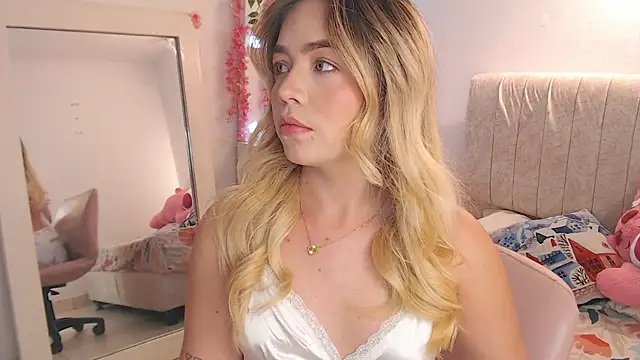  Tiffany1 online show from April 2026 11:10:02 PM