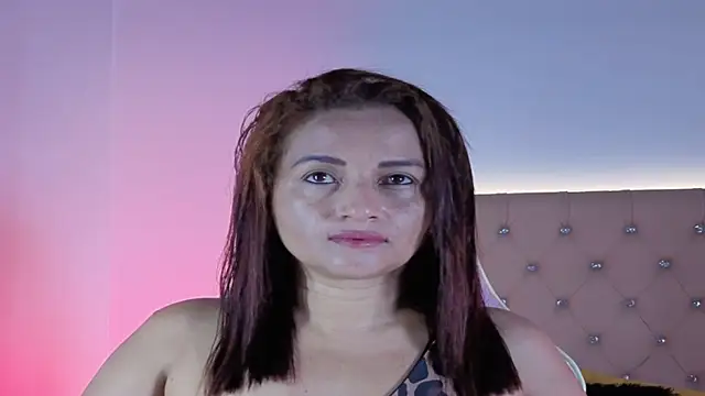 Zafiro  Brown online show from November 2025 12:04:01 PM