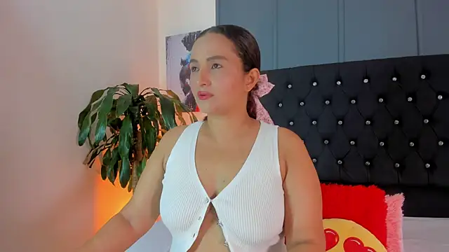 Zafiro  Brown online show from May 2026 02:58:02 PM