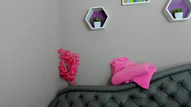 Dafne Mel online show from September 2025 12:26:01 PM