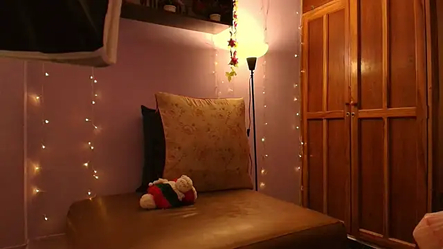 Dafne Mel online show from November 2025 11:54:02 AM