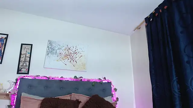 valentini villa online show from September 2025 09:05:02 PM