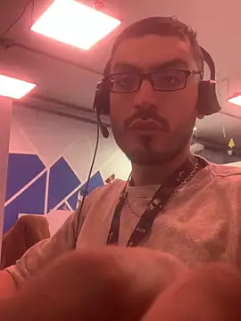 malek xarx  online show from December 2025 02:59:01 PM