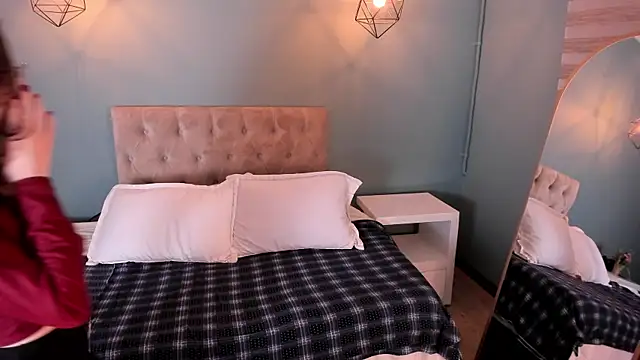 Snapshot of Julianne__ chatting on September 2025 04:45:01 AM Julianne online show from September 2025 04:45:01 AM