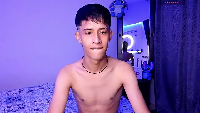 Snapshot of Danny_cute_05 chatting on October 2025 01:14:02 AM Danny cute 05 online show from October 2025 01:14:02 AM